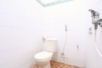 Reddoorz @ Poppies Lane 1 Otel Kuta Lombok Dış mekan fotoğraf